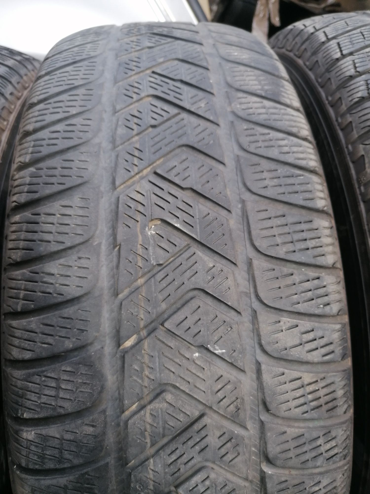 Pirelli 235 65 R17