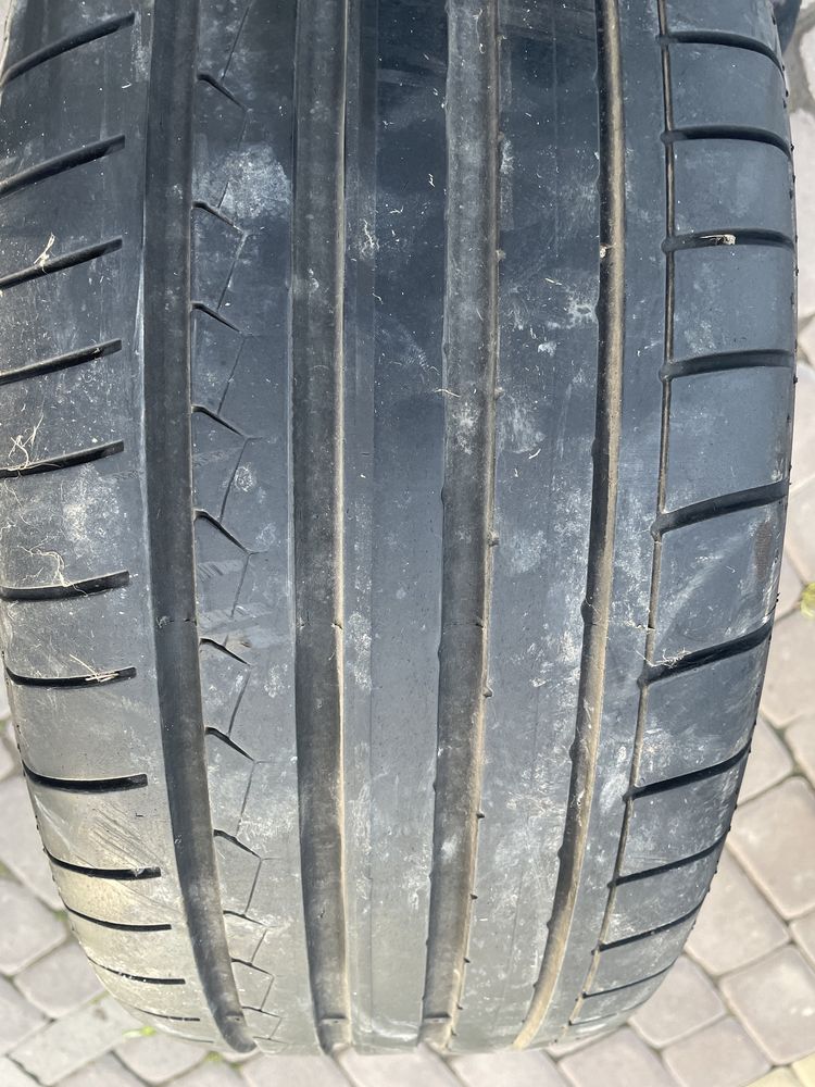 Резина шини літо 245 45 R18  Dunlop run flet