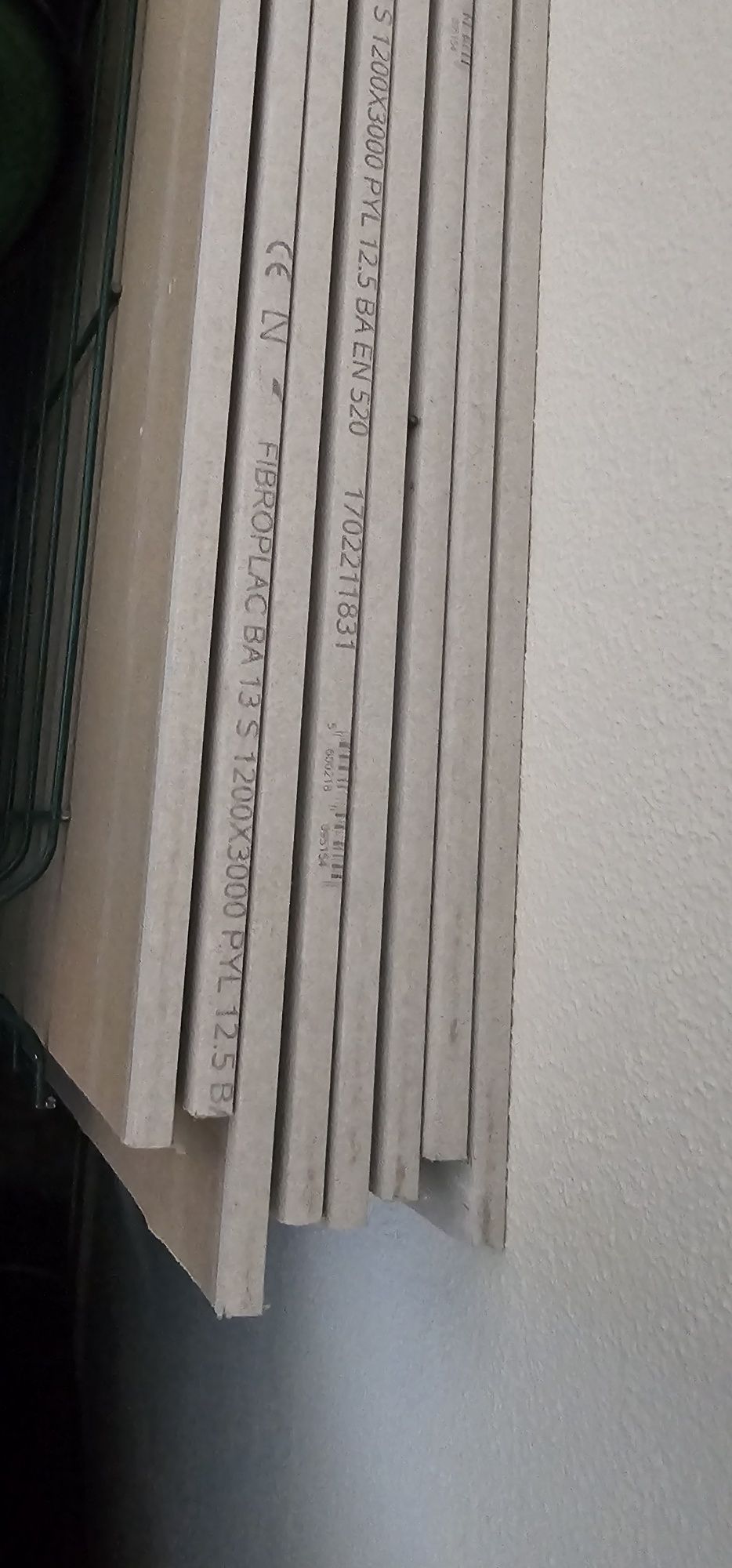 Vende-se Placas de gesso + placas XPS+ lã mineral volcalis