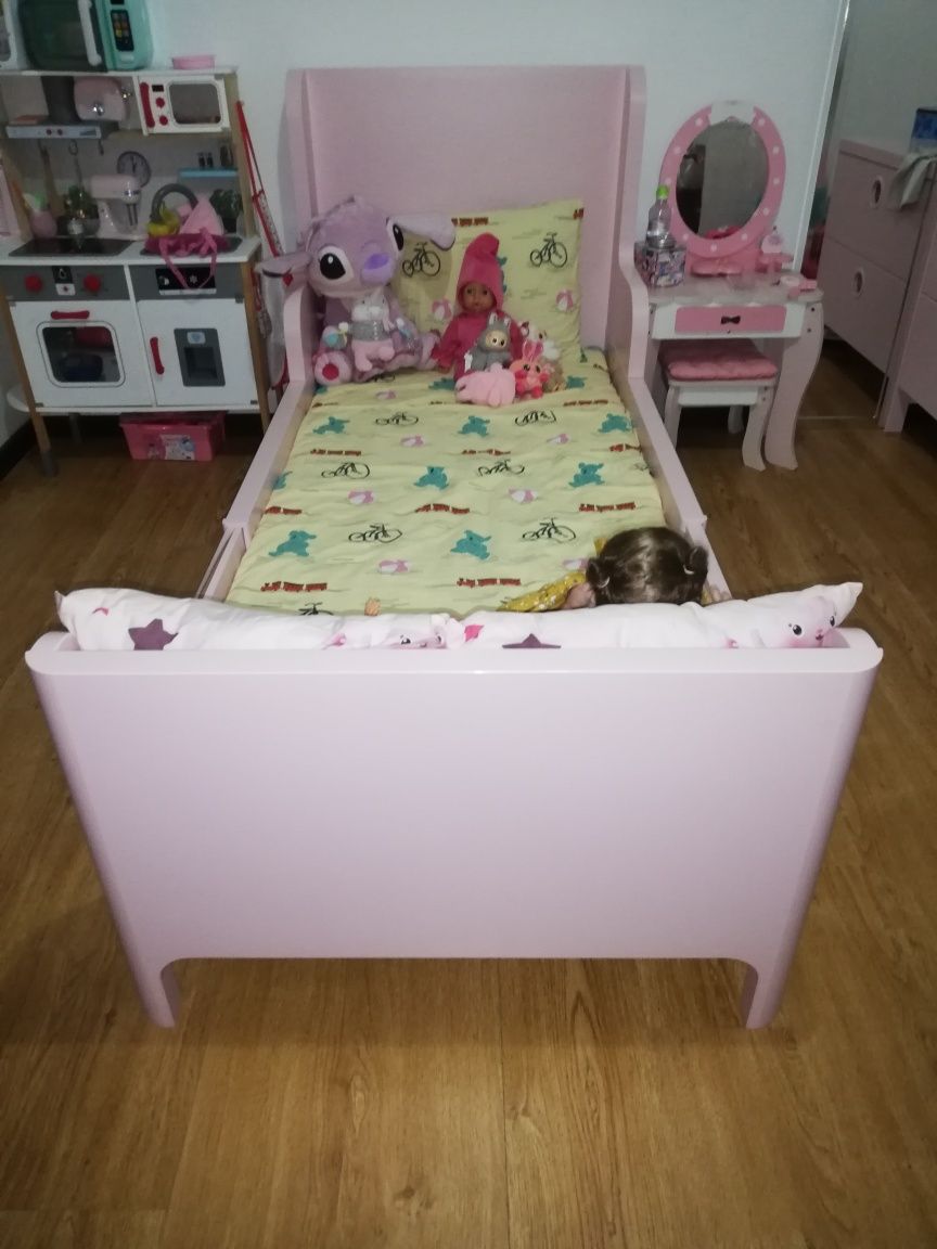 Conjunto quarto de criança (menina)