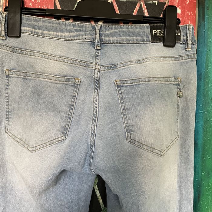 Spodnie jeansowe z dziurami Pieszak [27]