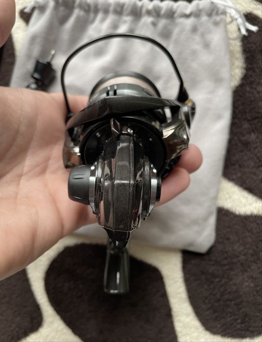 Котушка Favorite Sirius 2500S SRS25S1 12+1BB + шнур Hardcore 200 m