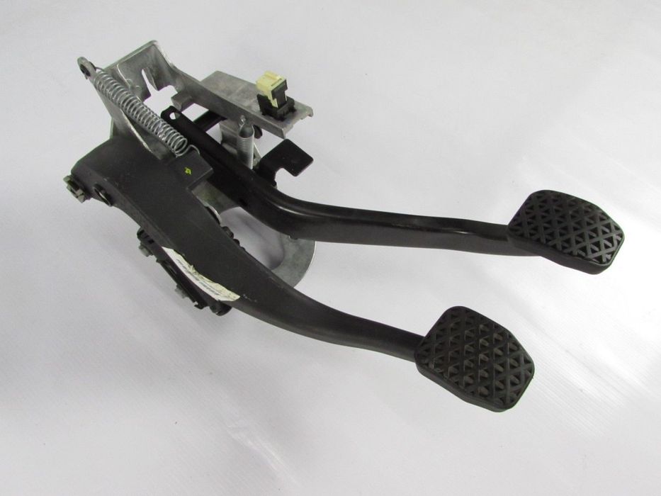 Mecanismo dos pedais Seminovo/ Original BMW 1 (F20)/BMW 3 (F30, F80)/BMW 3 Touri...