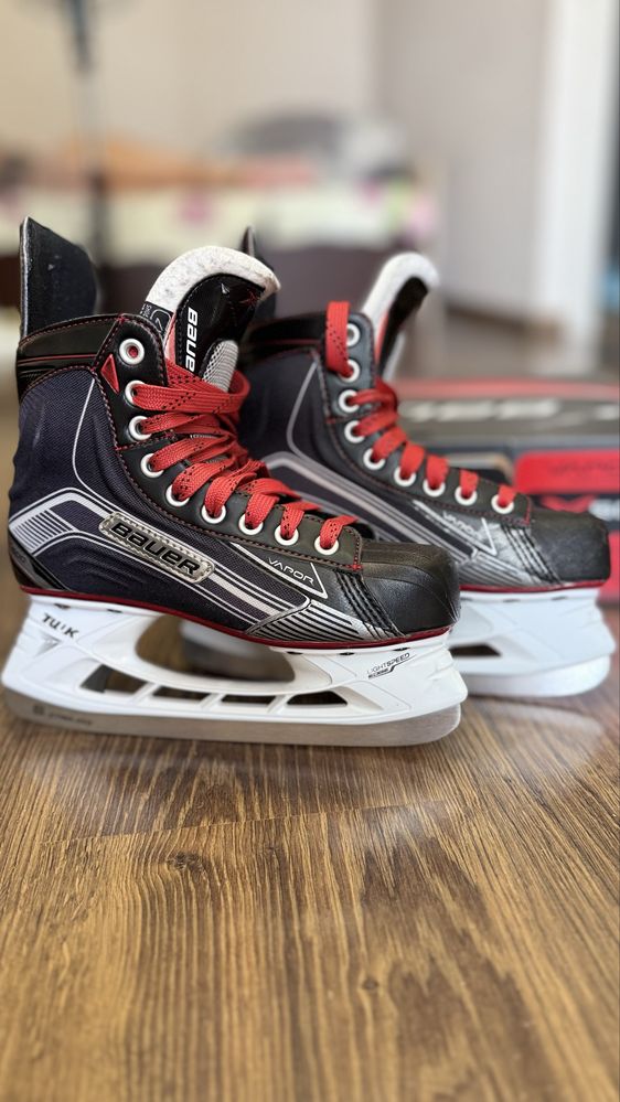 Хоккейные коньки BAUER VAPOR X 500 , р. 37,5