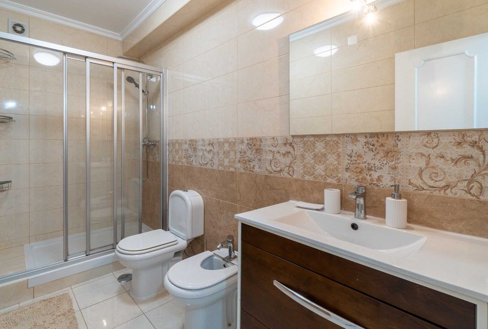 Apart T3 totalmente renovado 2 wc e marquise em Vila Real Sto. António