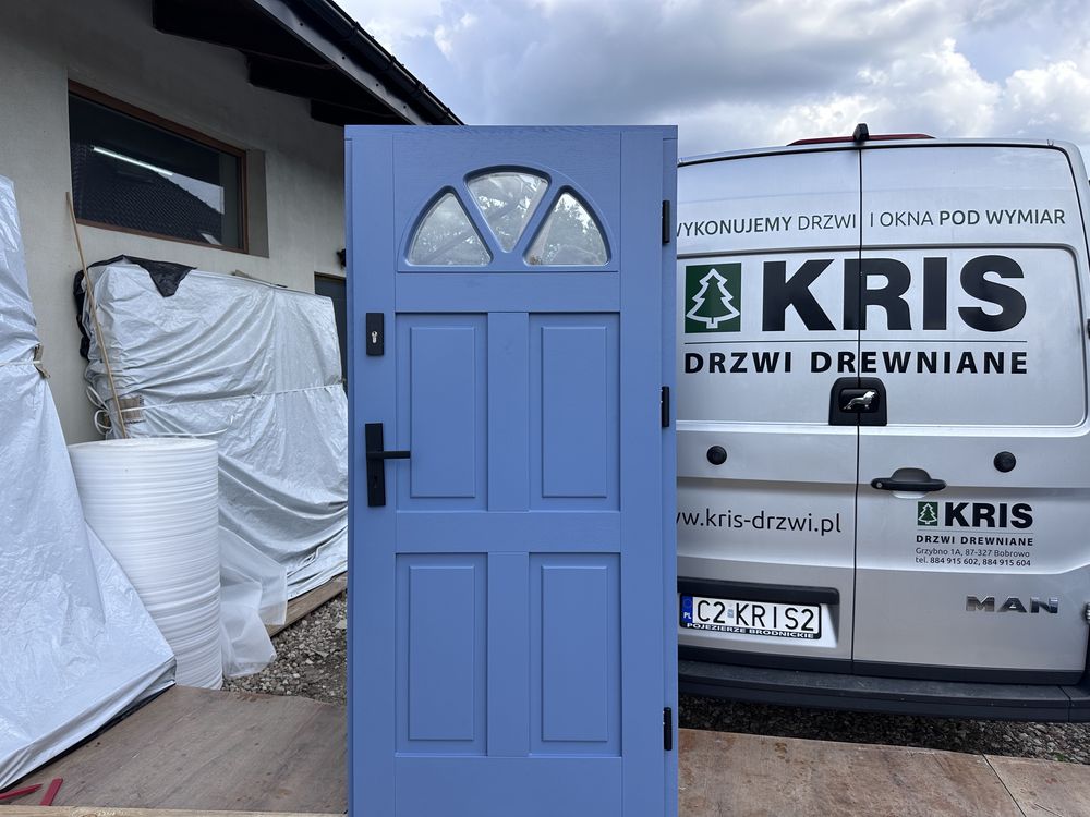 Drzwi zewnętrzne drewniane zielone,niebieskie,czarne,białe,czerwone