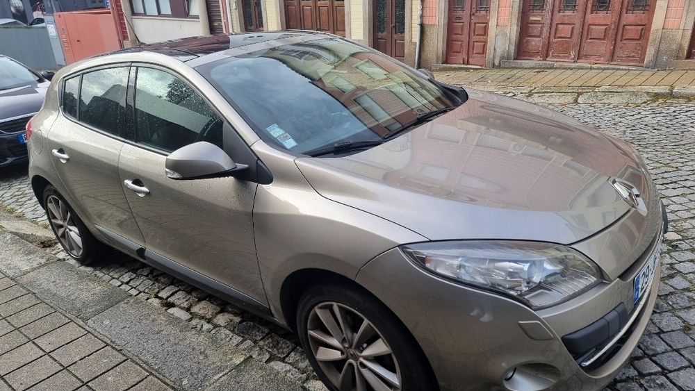 Renault Mégane 2010 • Gasóleo • Teto Solar •