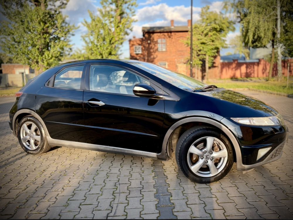 Honda Civic 2007r. 1.4 benzyna UFO