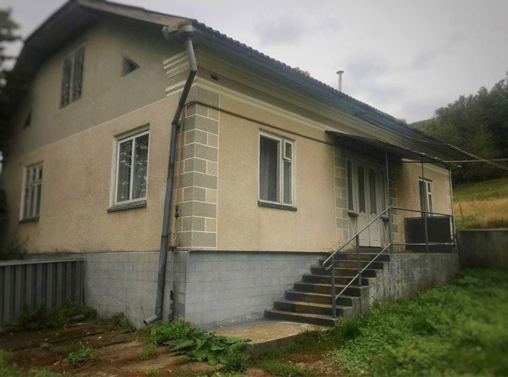 Продам будинок! с. Озеряни, Ів-Франківська обл( до м. Бурштин 5 км)