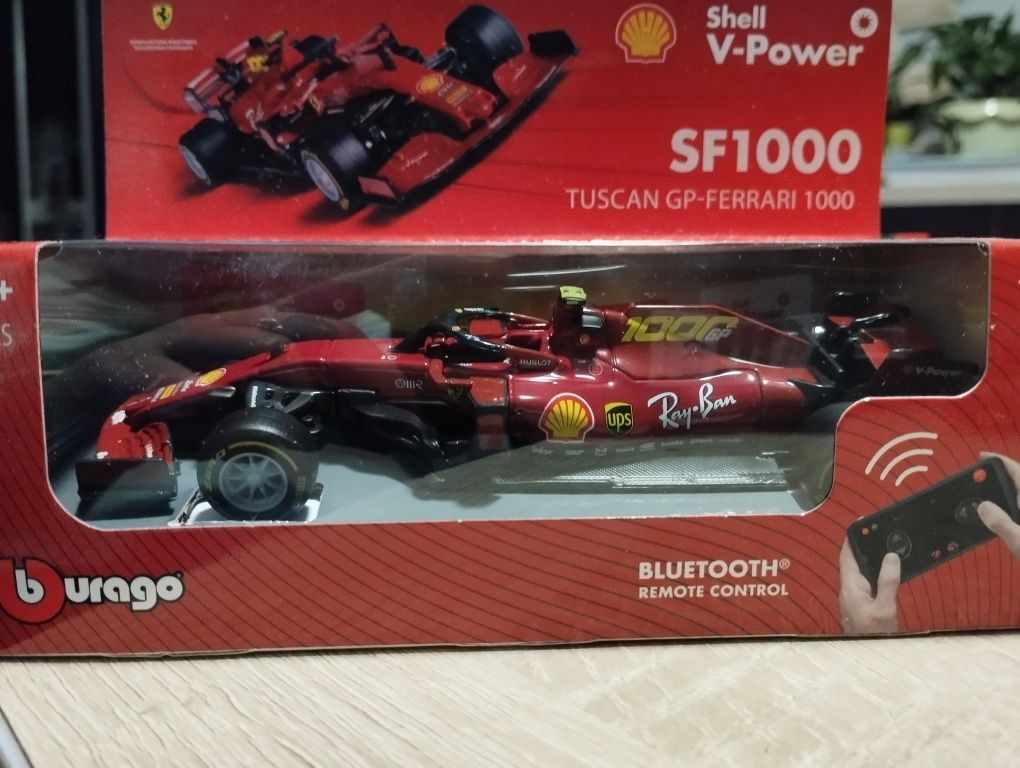 Samochodzik Ferrari SF100