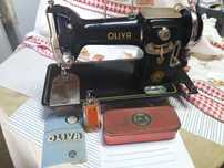 Oliva 46B com manual, caixa e garrafa de óleo originais (Reservada).
