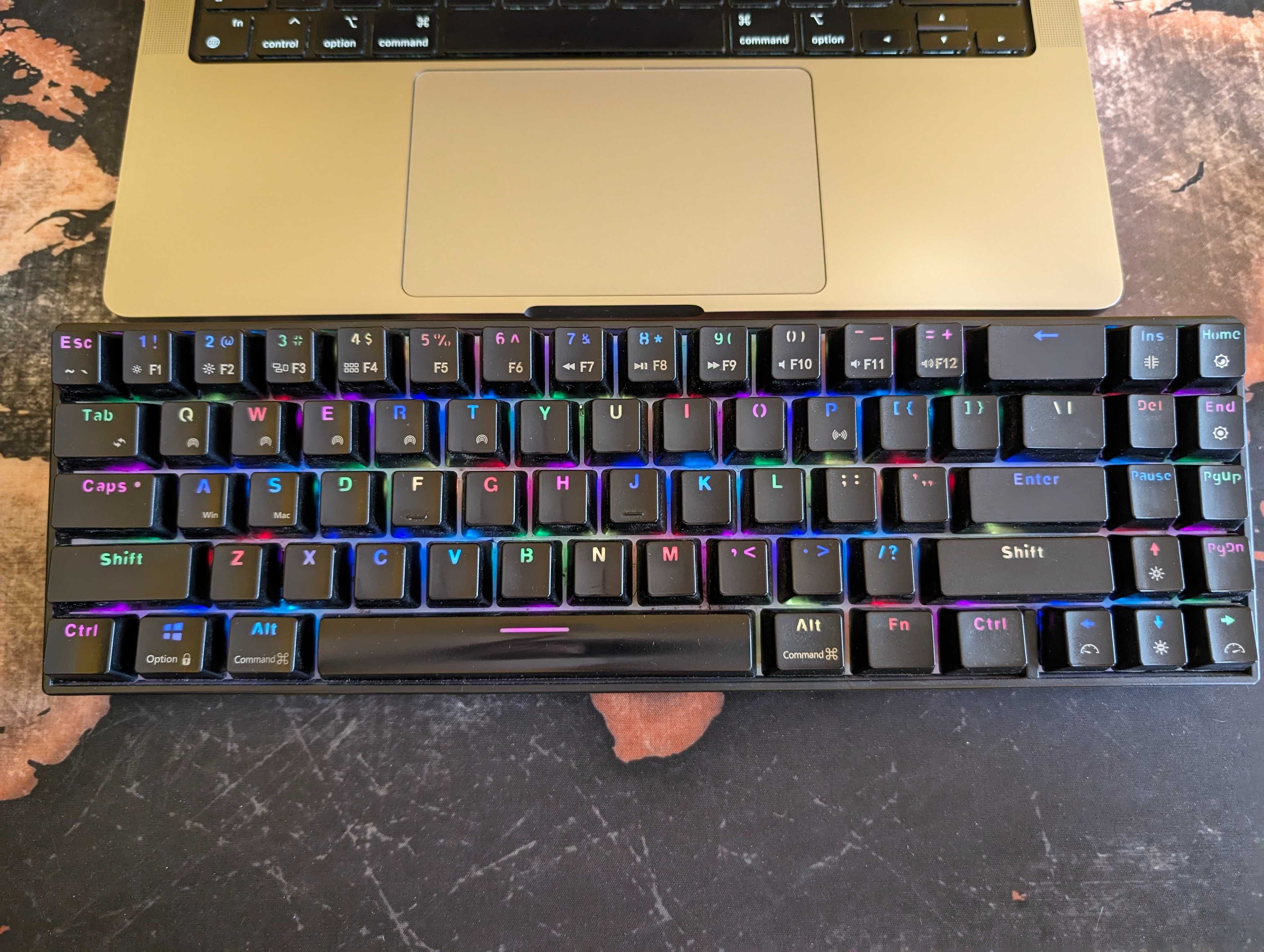 Royal Kludge RK71 - Teclado mecânico sem fios.