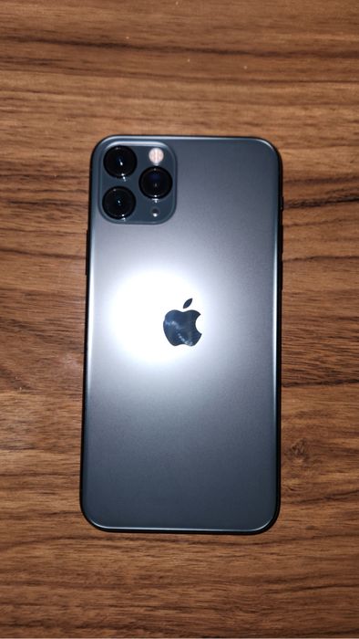 б/у iPhone 11 Pro 512GB (Midnight Green) в гарному стані.