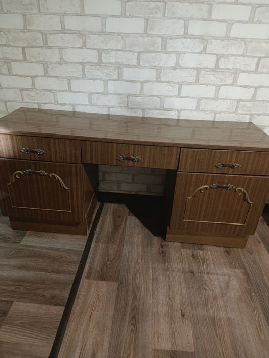 Продам срочно тумбу