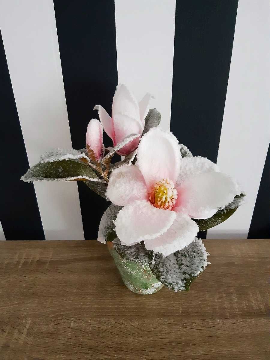 Magnolia w doniczce ośnieżona sztuczna kompozycja 30cm KOLORY