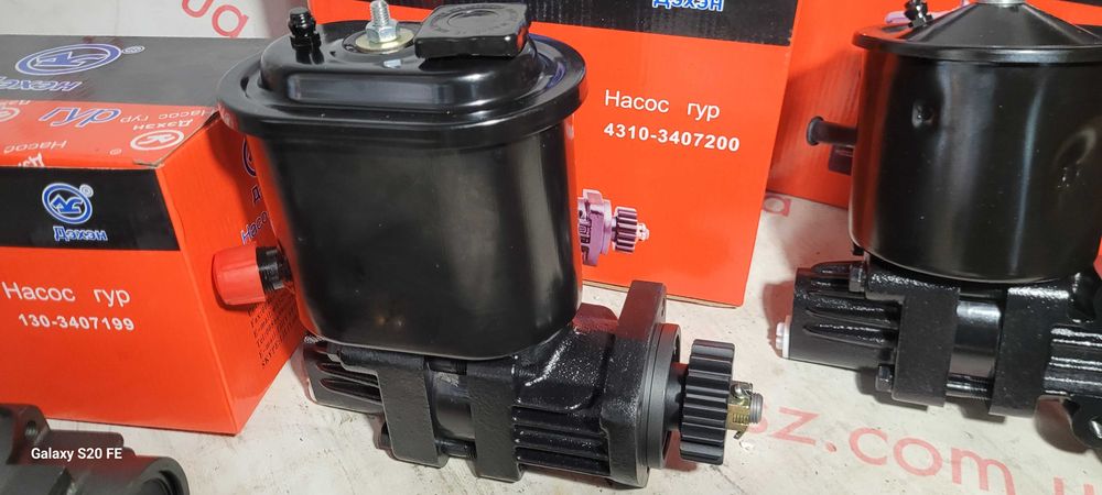 Насос ГУР в сборе с бачком КАМАЗ ЗИЛ / Насос ГУР без бочка (голый)
