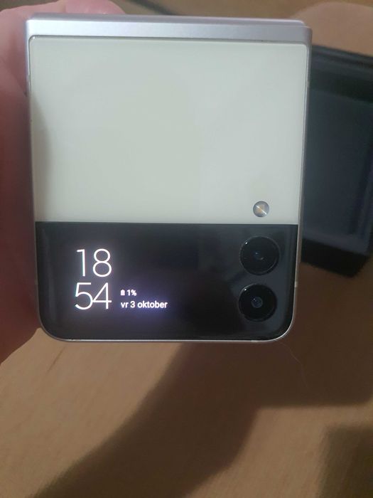 Samsung Galaxy Z Flip 3/5G com ecrã partido