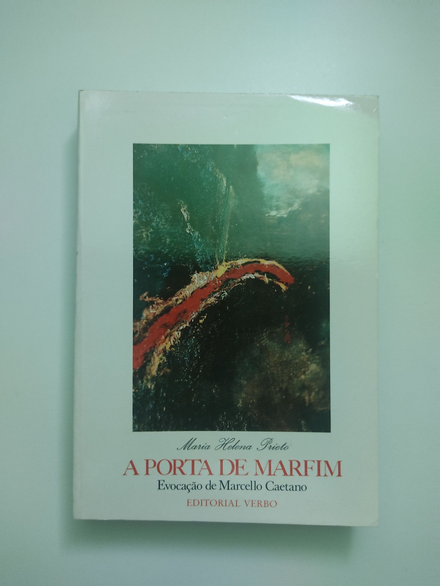 Livro "A porta de marfim"