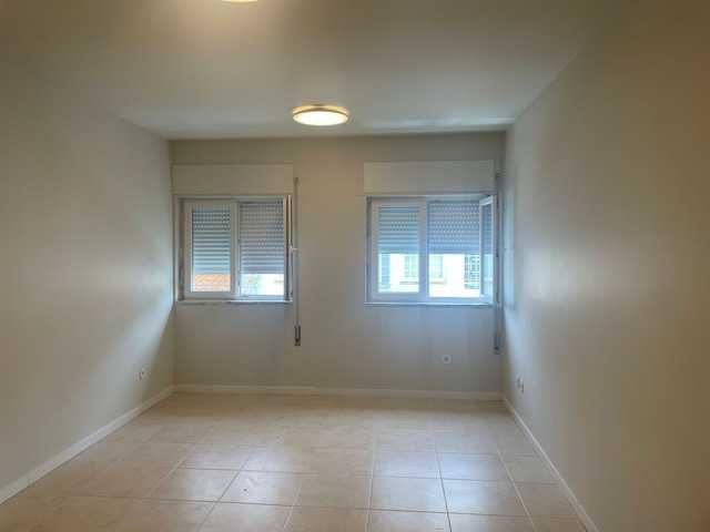 Apartamento T2 reabilitado no centro do Montijo