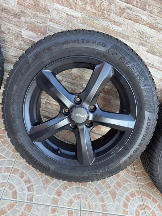 Vendo pneus com jantes 205/55R16 Continental como novos