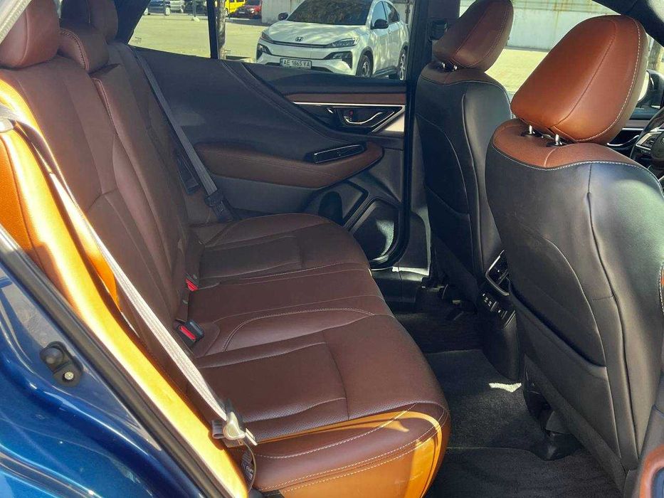 Субару Оутбек 2,4 бензин автомат 2021