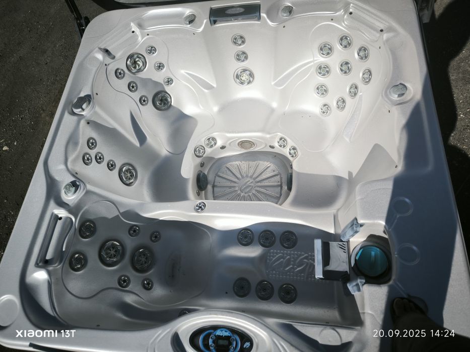 Jacuzzi Ogrodowe CAL Spas 210x210 elektroliza soli mocne!