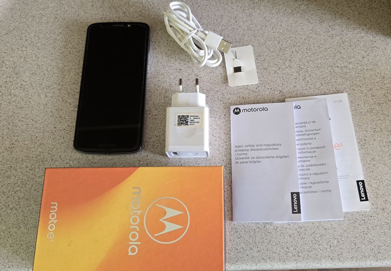 Motorola E5 2/16GB