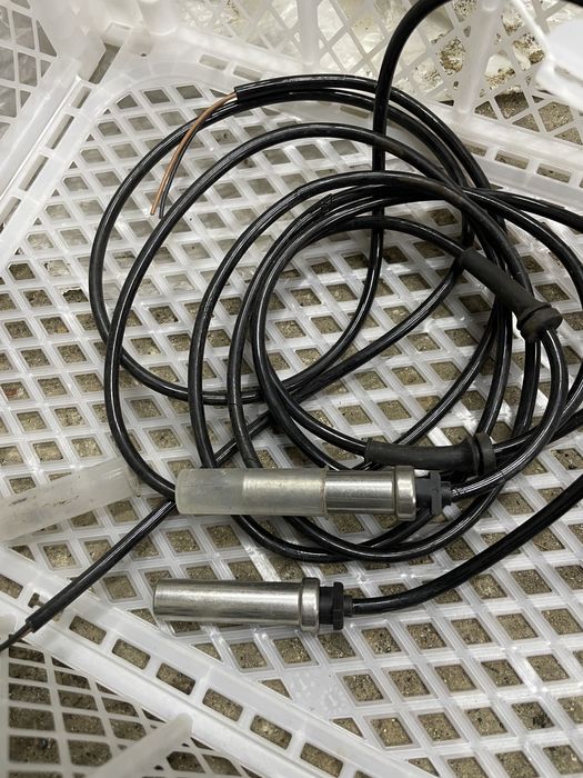 Датчик ABS передній MB Sprinter 96-06 DELPHI SS20210