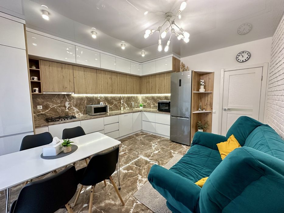 Продам двокімнатну квартиру на Щасливому! Терміново