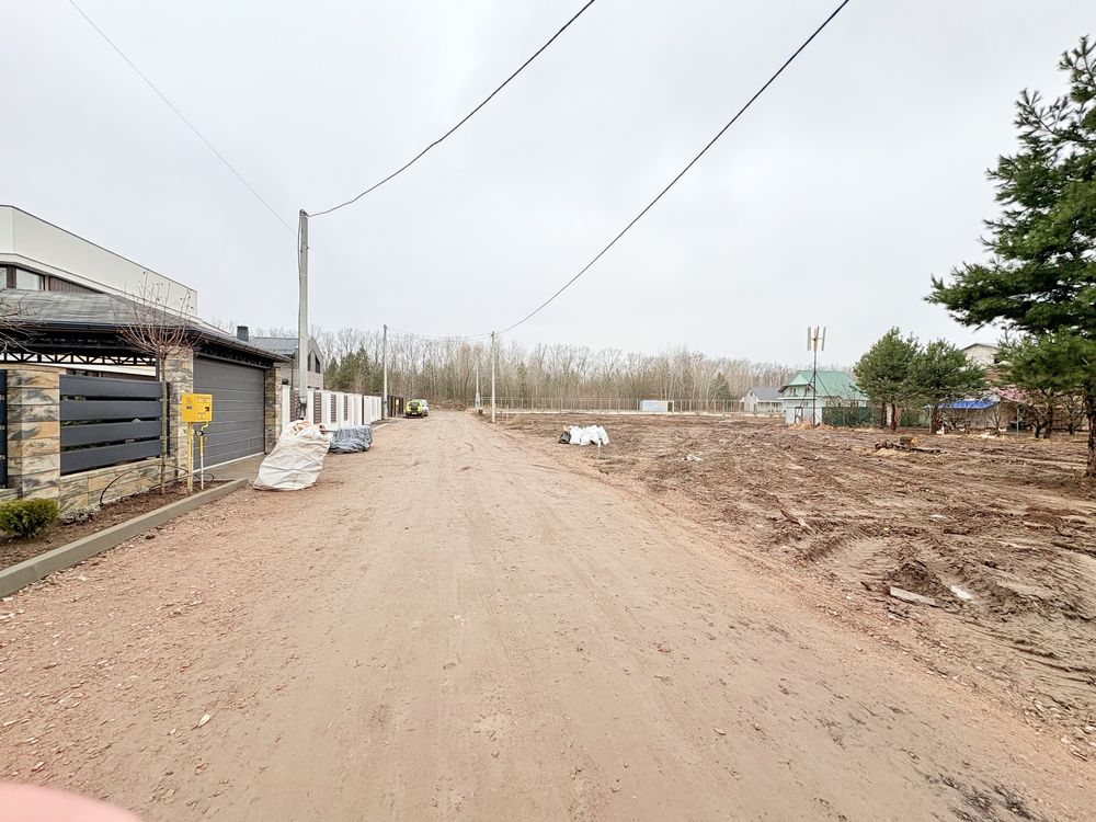 Продам ДІЛЯНКУ 10соток Під Будівництво ГАЗ ЦЕНТ КАНАЛІЗАЦІЯ Крюківщина