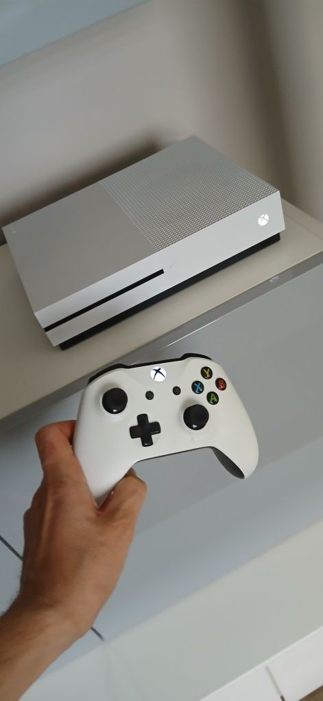 Xbox One S 1TB z dyskiem SSD. Gra gratis.