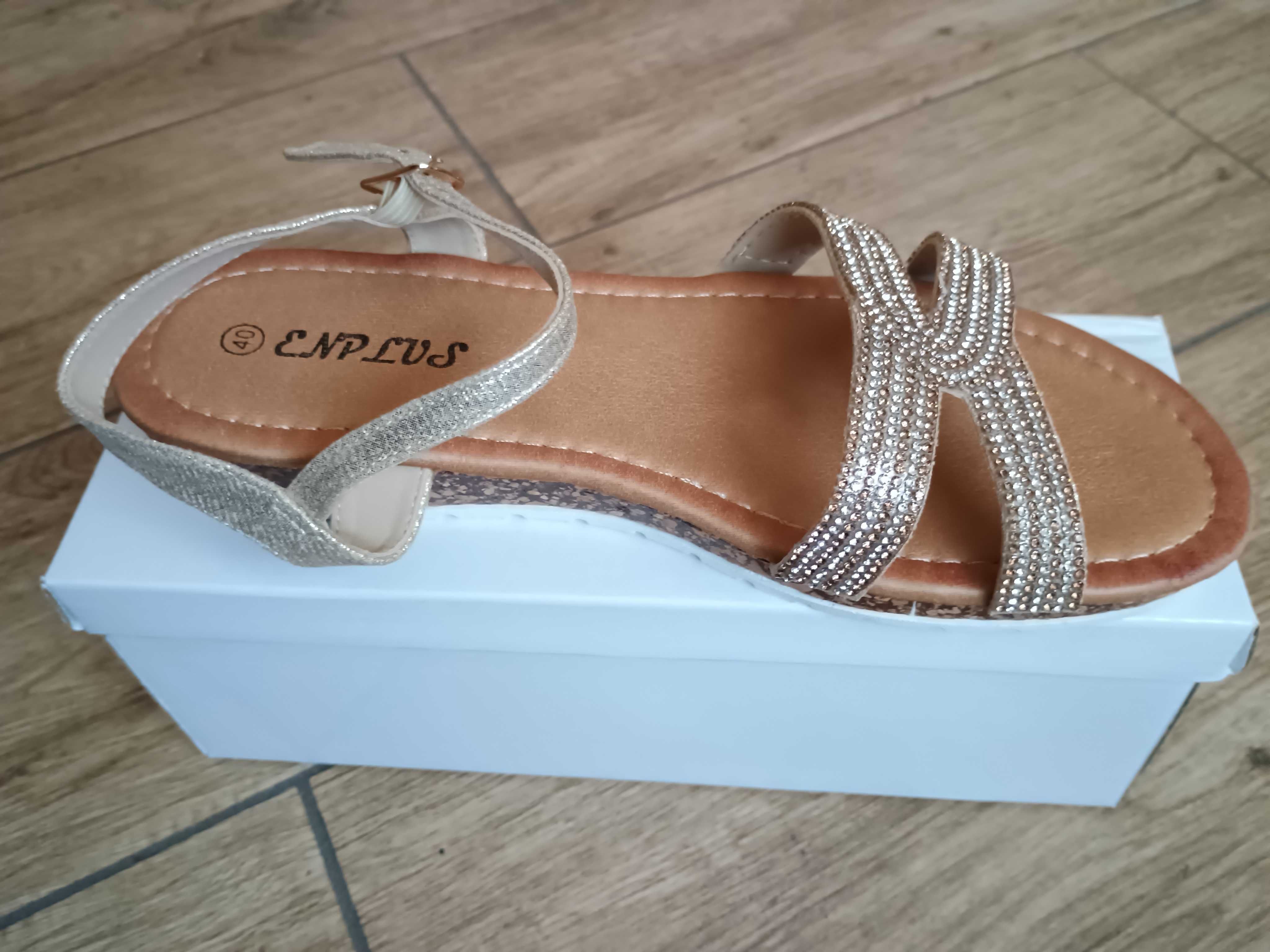 Nowe damskie buty sandały z cyrkoniami 39