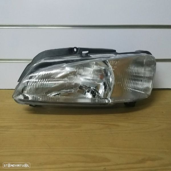 Farol Peugeot 106 modelo: 1996 até 2001 novo