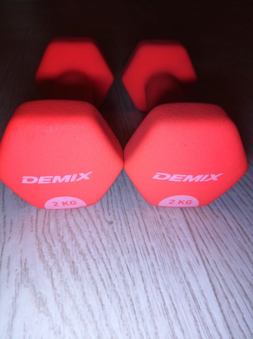 Продам гантелі Demix 2кг. Не були жодного разу у використанніі