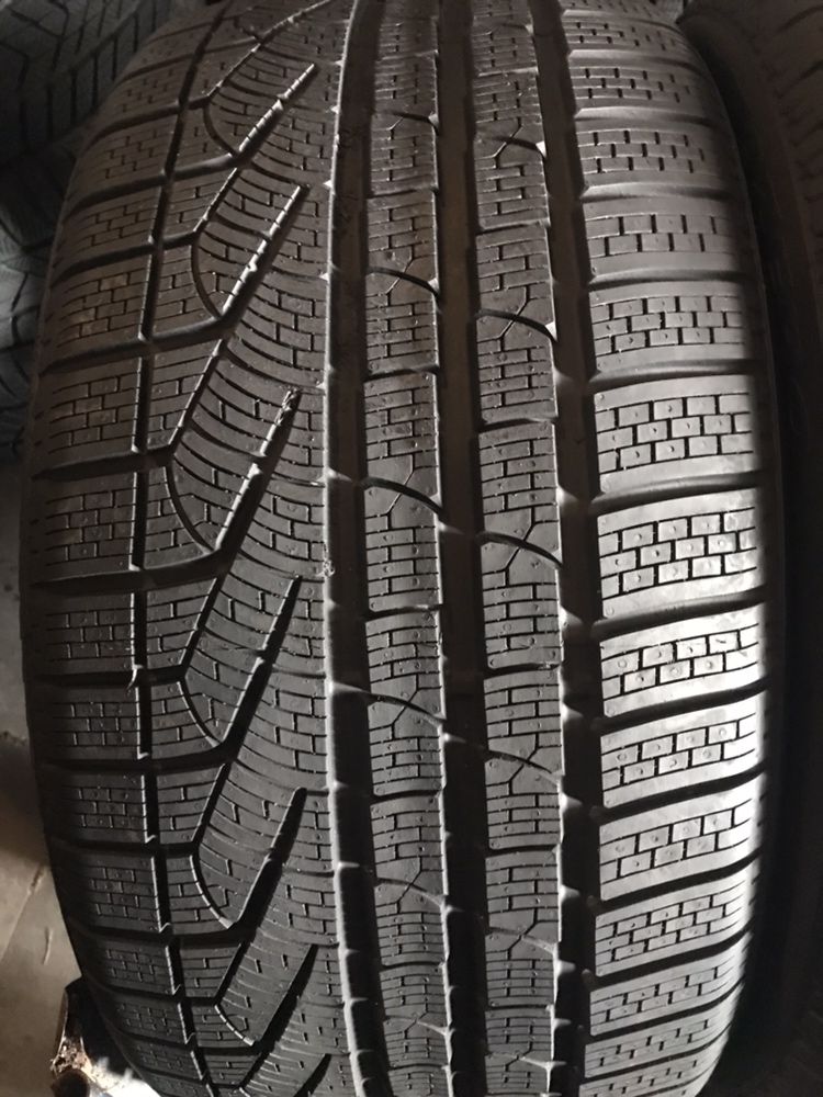 275/40/19+245/45/19 R19 Pirelli SottoZero W240 4шт зима