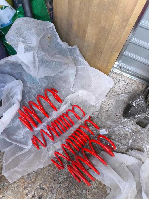 Sprężyny obniżające komplet