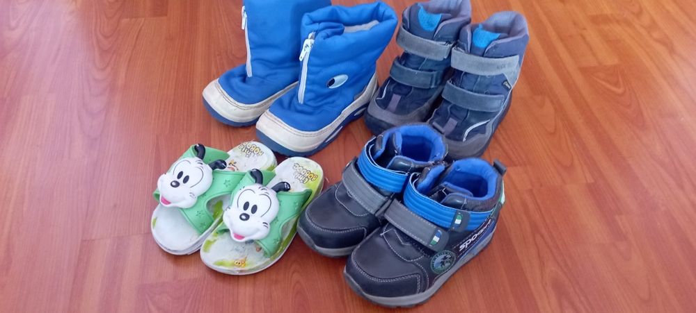 Взуття для хлопчика 25 26 розмір ботіночки шльопанці