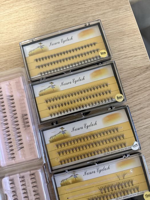 Накладні пучкові та стрічкові вії