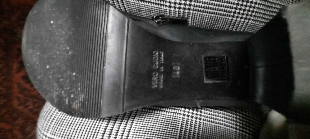 Ботинки  женские на  каблуке   фирмы VERO  CUOIO Италия