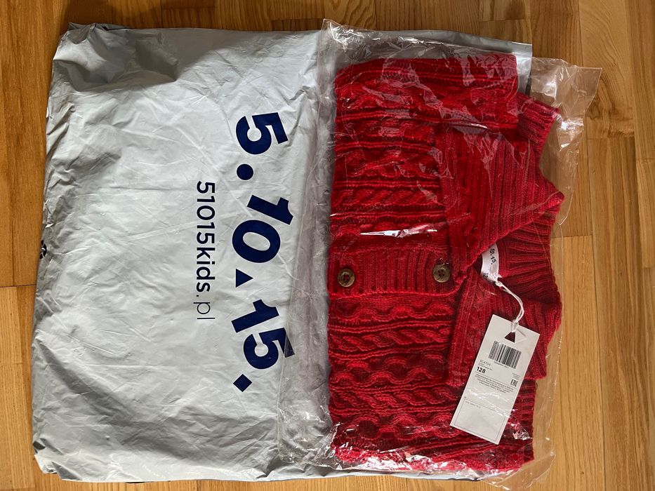 Sweterek dziewczęcy czerwony 128 cm/8 lat