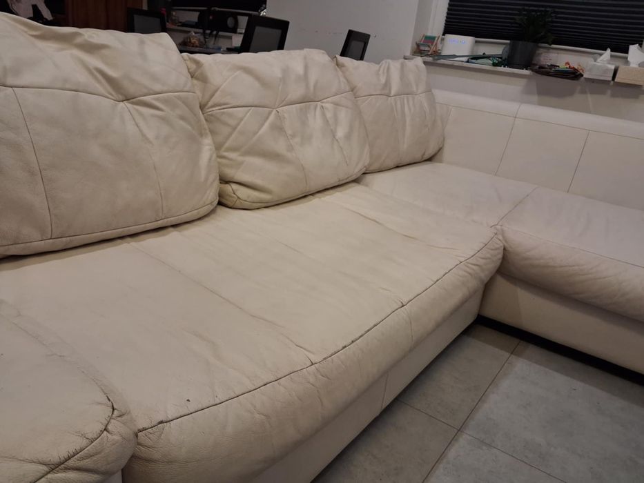 Biały skórzany narożnik