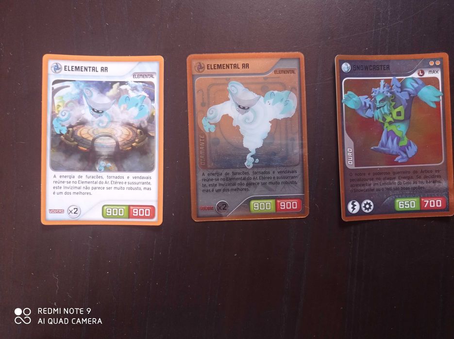 Caderneta Invizimals com 273 Cartas (Vendo em Separado)