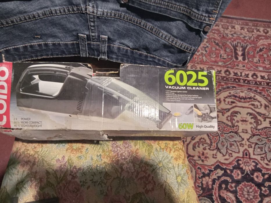 Продам автомобильный пылесос.