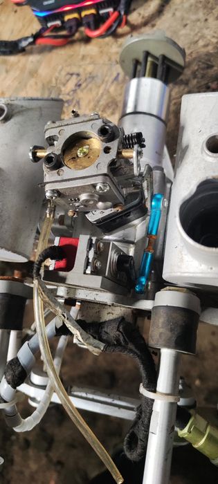 Двухцилиндровый бензиновый двигатель DLE60 Pro  60 куб.см