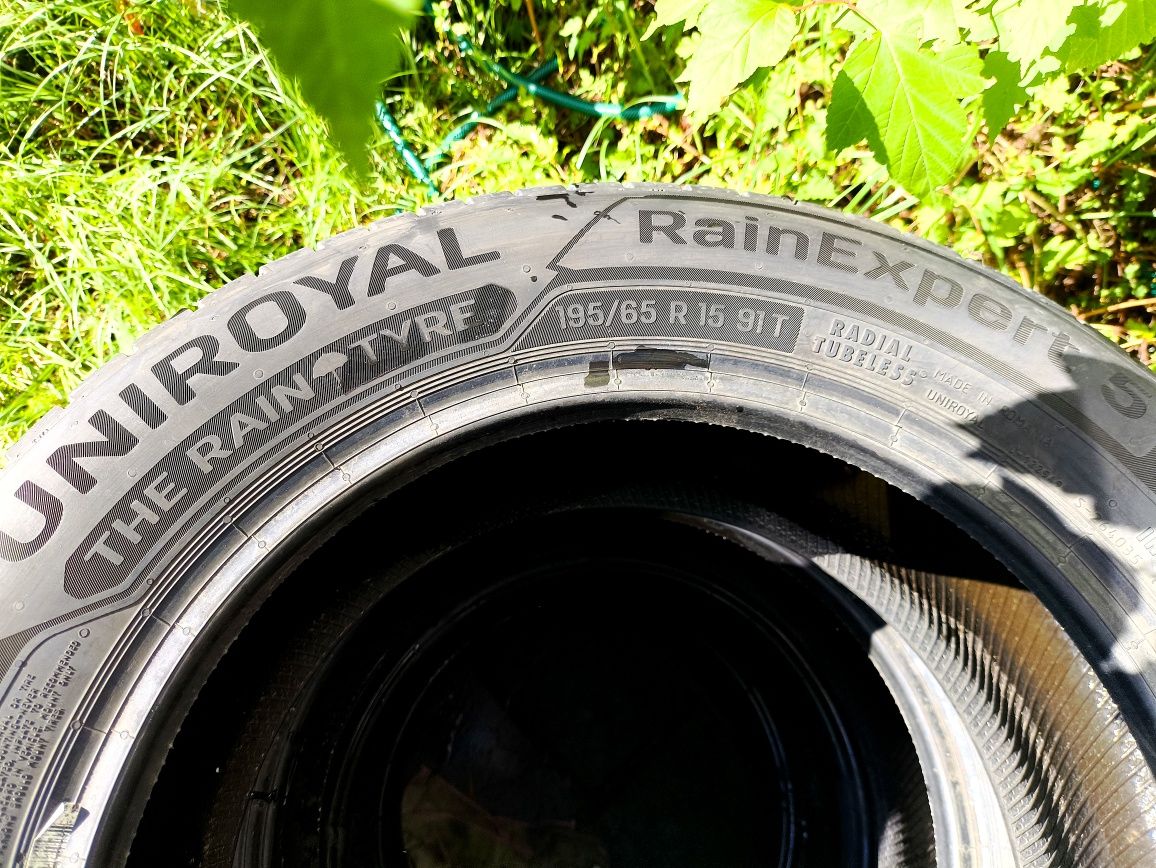 Opony Uniroyal RainExpert 5 195/65/ r15 w świetnym stanie