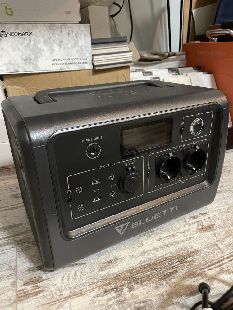 Зарядна станція Bluetti EB70