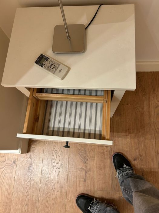 Mesa de cabeceira branco