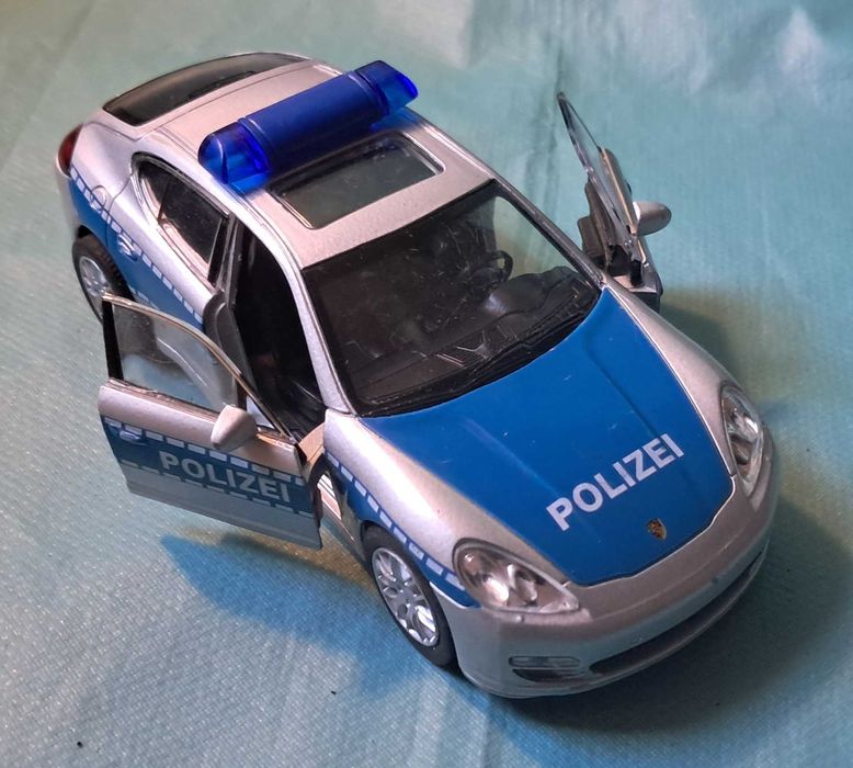 Autko, resorak Welly - Porsche Panamera S