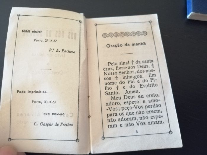 Livro de Missa de 1957 c capa entrançada e Oráculo de Nascimento de 71