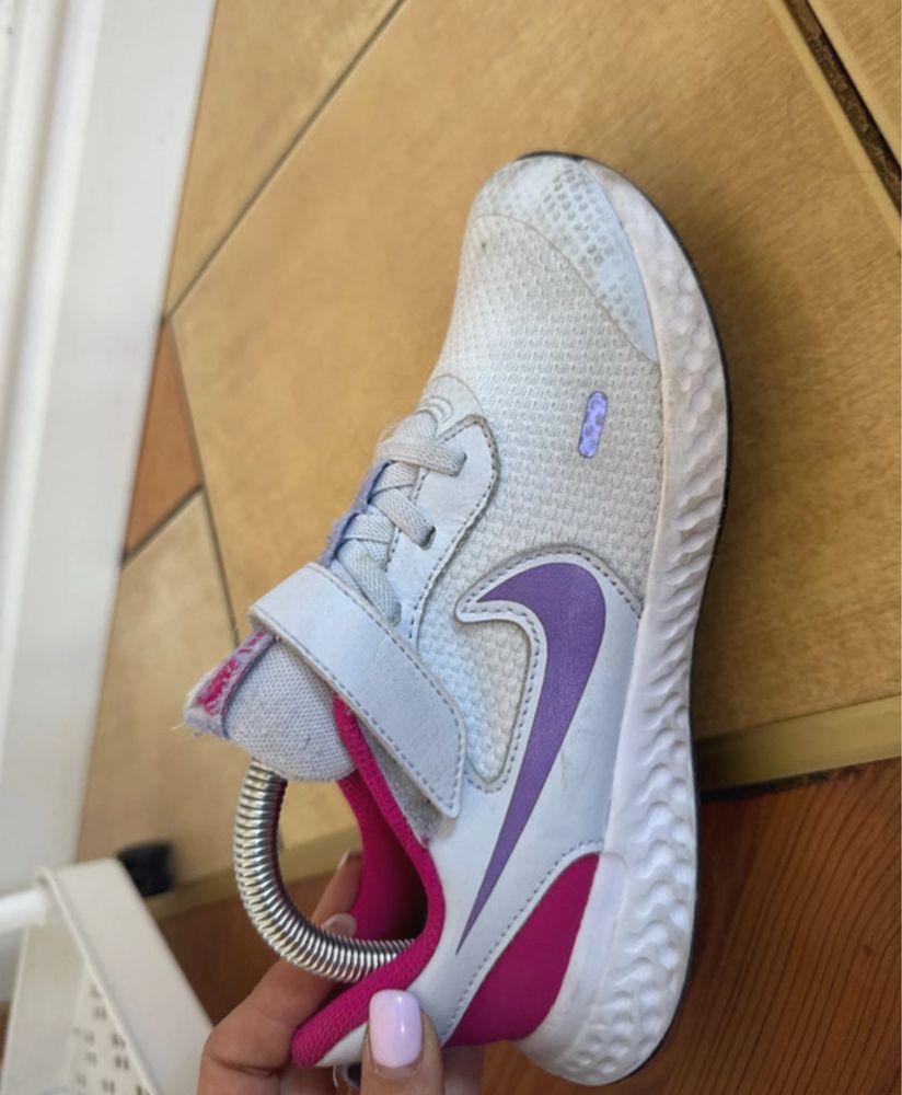 Buty sportowe dla dziewczynki